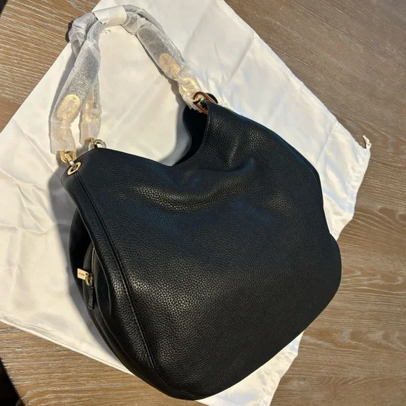 NWT! 🖤 MICHAEL Michael Kors • Fulton Large Leather Shoulder Bag - Black / Gold - Picture 13 of 16